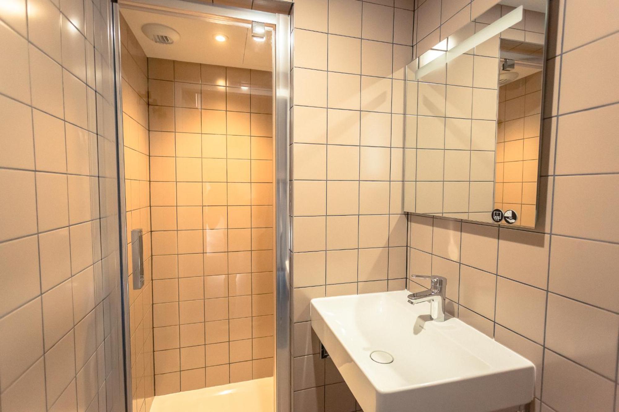 Jost Hostel Le Havre Centre Gare エクステリア 写真